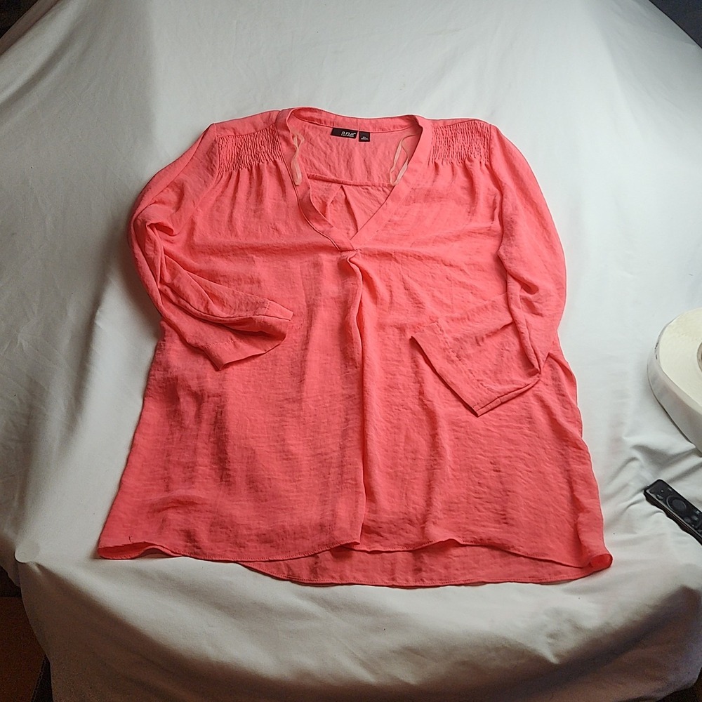 a.n.a Blouse V-Neck Smocked Shoulder Coral Women's Size Extra Large
